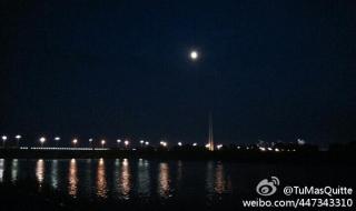 城里的月亮原唱 城里的月光把梦照亮